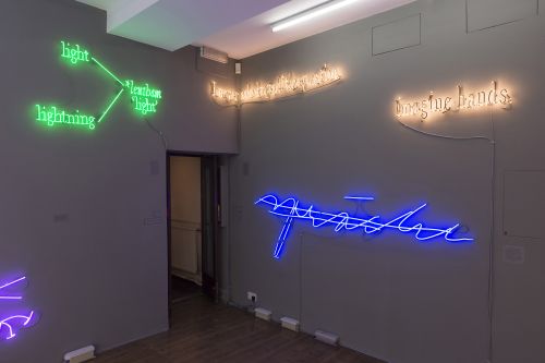 Joseph Kosuth – Amnesia: various, luminous, fixed. – London