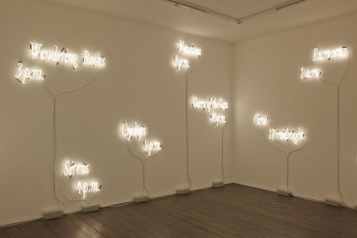Joseph Kosuth – Amnesia: various, luminous, fixed. – London