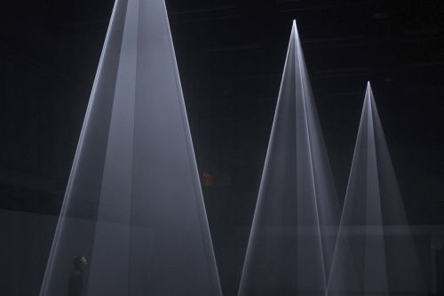 Anthony McCall – Vertical Works – Sprüth Magers at Ambika P3, University of Westminster