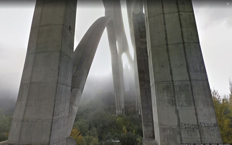 Jon Rafman
LU-722, Autovía del Noroeste, Becerreá, Galice, Spain, 2020
Archival pigment print
101.6 × 162.5 cm
40 × 64 inches