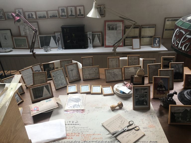 Hanne Darboven&rsquo;s writing desk. Photo: Spr&uuml;th Magers