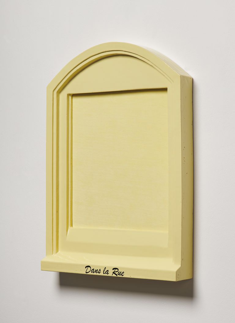 Rosemarie Trockel
Dans la Rue, 2019
Ceramics, glazed, velvet
85 × 63 × 10 cm
33 1/2 × 24 7/8 × 4 inches
Edition 1 + 1 AP