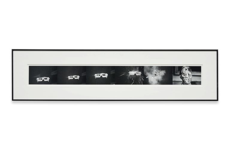 John Waters
Illusion-O, 2014
6 C-prints
10.2 &times; 91.4 cm
4 &times; 36 inches