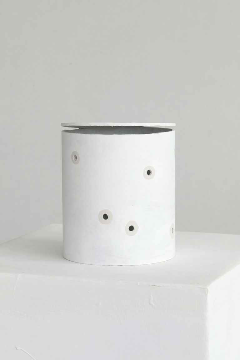 Peter Fischli
CANS, BAGS AND BOXES (Can Group Nr. 3), 2019