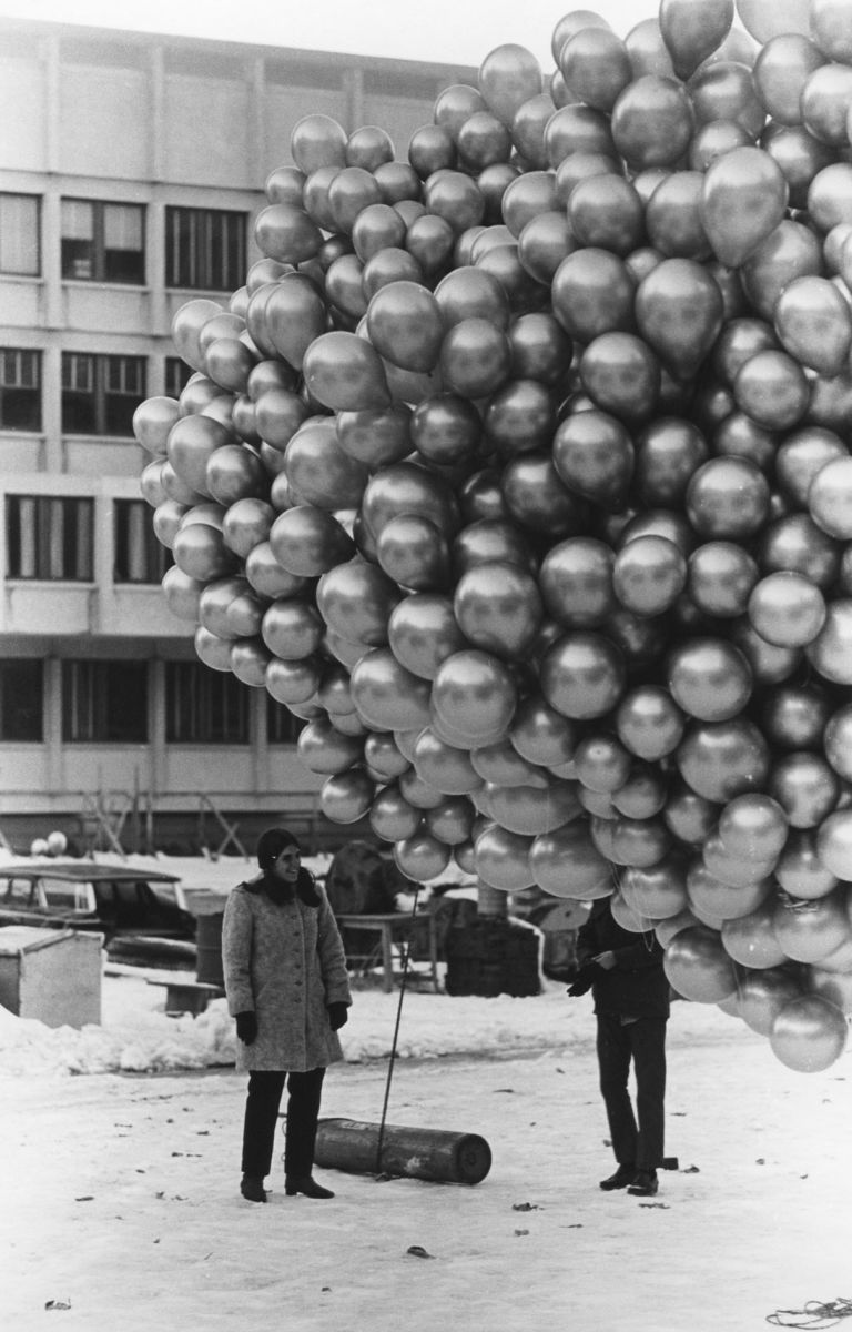 Otto Piene, Silver Balloon Event, inauguration of new Boston City Hall, 1969
Photo: Leslie Larkin