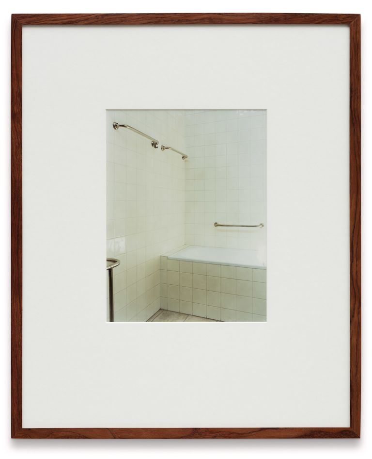Thomas Ruff
h.t.b.13, 1999
C-print
29 &times; 21.5 cm
11 3/8 &times; 8 1/2 inches