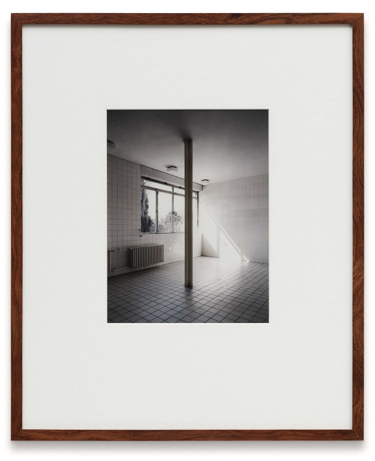 Thomas Ruff
h.t.b.15, 1999
C-print
29 &times; 21.5 cm
11 3/8 &times; 8 1/2 inches
