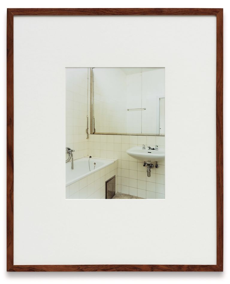 Thomas Ruff
h.t.b.11, 1999
C-print
29 &times; 21.5 cm
11 3/8 &times; 8 1/2 inches