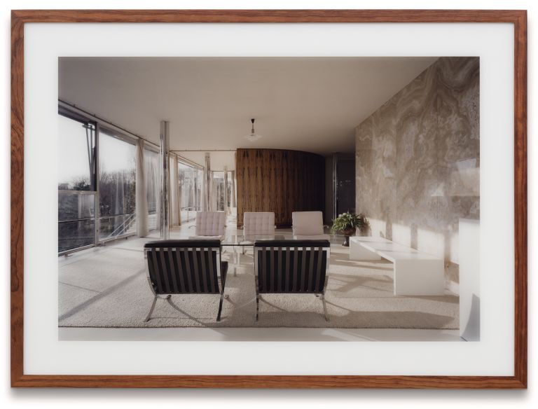 Thomas Ruff
h.t.b.06, 1999
C-print
95 &times; 130 cm (framed)
37 3/8 &times; 51 1/8 inches (framed)