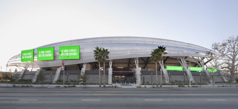 Barbara Kruger
Untitled (Questions), 2020
20 questions displayed on digital billboards, light pole banners, murals, print and digital media around Los Angeles for Frieze art week
Photo: Fredrik Nilsen, 2020, All Rights Reserved