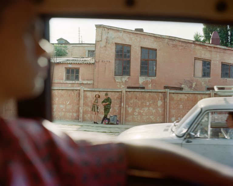 Philip-Lorca diCorcia
Odessa, 1996
20.3 × 25.4 cm (image size)
25.4 × 30.5 cm (paper size)
8 × 10 inches (image size)
10 × 12 inches (paper size)