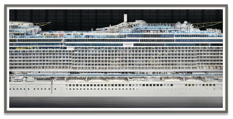 Andreas Gursky
Kreuzfahrt (Cruise), 2020
Inkjet-print, Diasec
228 &times; 468 &times; 6.7 cm (framed)
89 3/4 &times; 184 1/4 &times; 2 5/8 inches (framed)