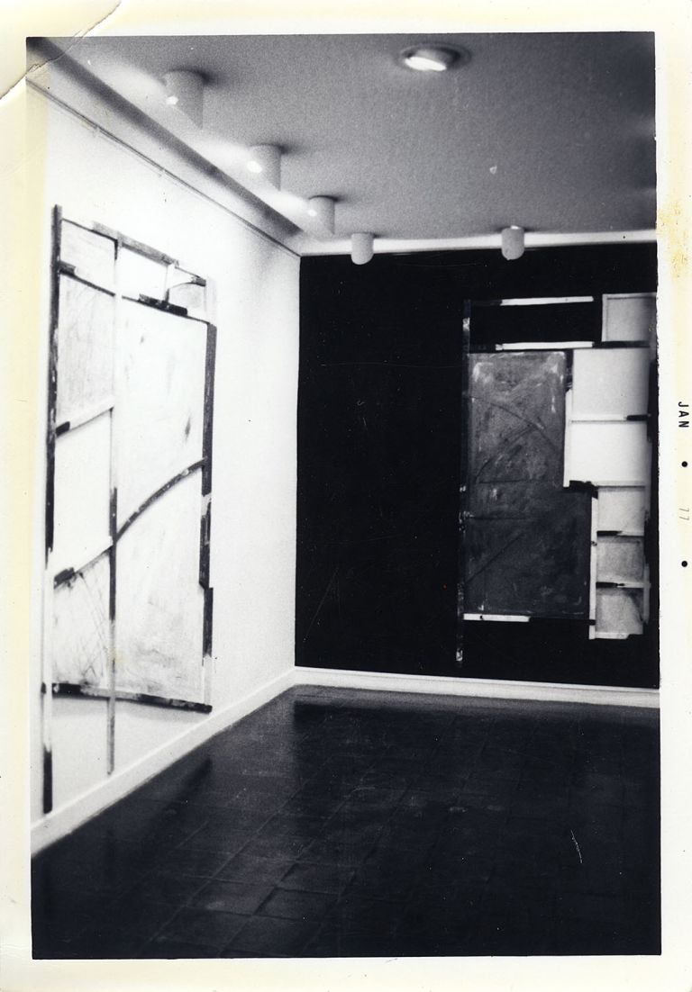 Craig Kauffman, installation view, Galerie Darthea Speyer, Paris, 1976
