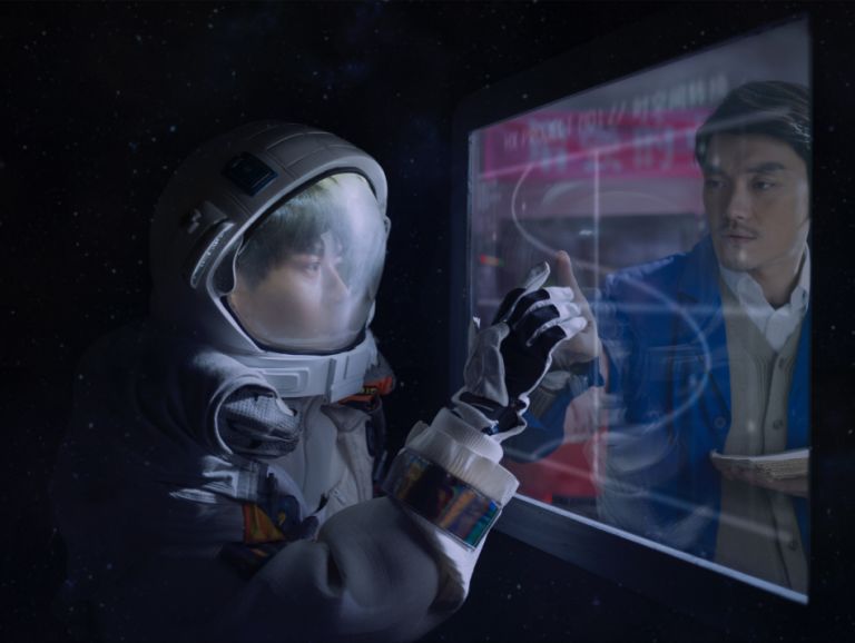 Cao Fei
Nova, 2019 
HD Video, color, with sound 
109:53min 
Edition 5/9