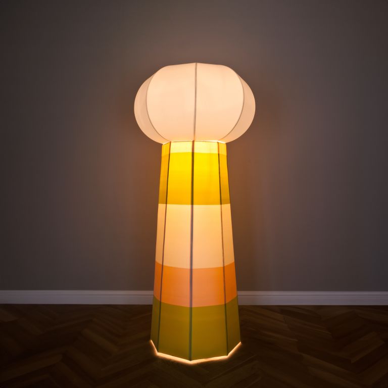 Andreas Schulze
Untitled (Light of the north / blouse with skirt), 2004/2014
Textile, metal-frame, bulb
178 cm, ⌀ 82 cm
70 inches, ⌀ 32 1/4 inches