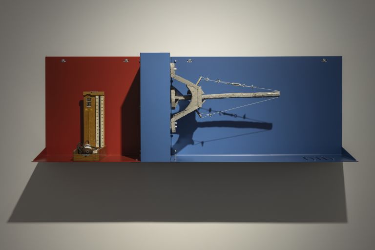 John Bock
Untitled, 2023
Red and blue powder-coated steel display case, blood pressure monitor, egg with eyelashes, small kneading object, aluminum object, dental instruments
55 &times; 165 &times; 41 cm
21 5/8 &times; 65 &times; 16 1/8 inches