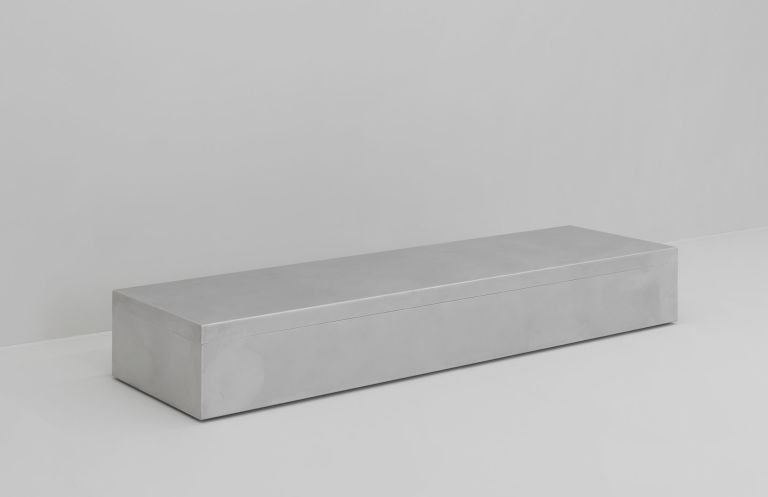 Thea Djordjadze
Untitled, 2021
Aluminum
31 &times; 60 &times; 224 cm | 12 1/8 &times; 23 5/8 &times; 88 1/8 inches
