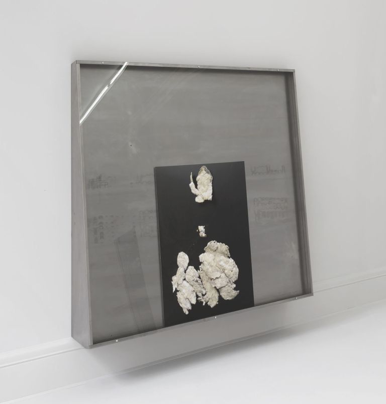 Thea Djordjadze
Untitled, 2017
Steel, acrylic glass, print on Hahnem&uuml;hle paper
135 &times; 145.5 &times; 33 cm | 53 1/8 &times; 57 1/4 &times; 13 inches