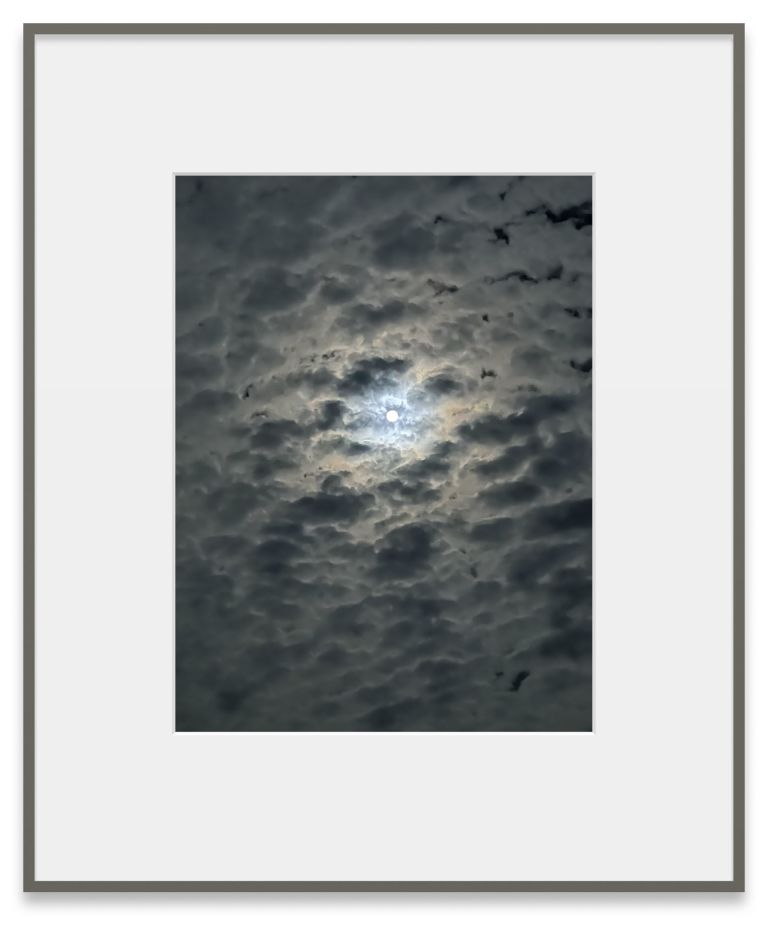 Andreas Gursky
Maldives, 2023
Fine Art Print behind glass and passepartout
108.6 &times; 90.2 &times; 4 cm | 42 3/4 &times; 35 1/2 &times; 1 5/8 inches (framed)
Edition of 12 + 2 AP