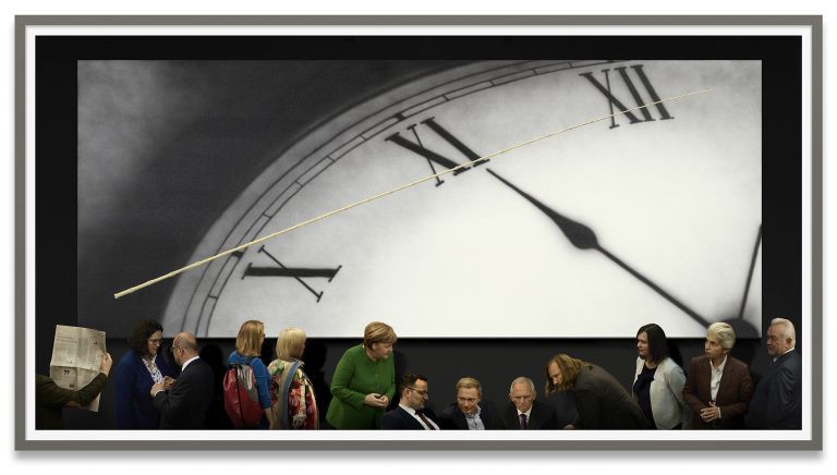 Andreas Gursky
Politik II (Politics II), 2020
Inkjet-print, Diasec
217.4 &times; 402.4 &times; 6.2 cm (framed)
85 5/8 &times; 158 3/8 &times; 2 3/8 inches (framed)