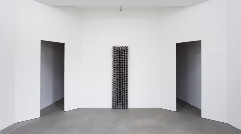 Kaari Upson, MMDP, installation view, Spr&uuml;th Magers, Berlin, 2016&ndash;17