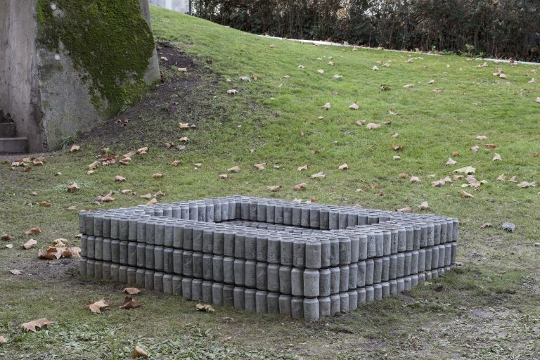 Kaari Upson, MMDP, installation view, Spr&uuml;th Magers, Berlin, 2016&ndash;17