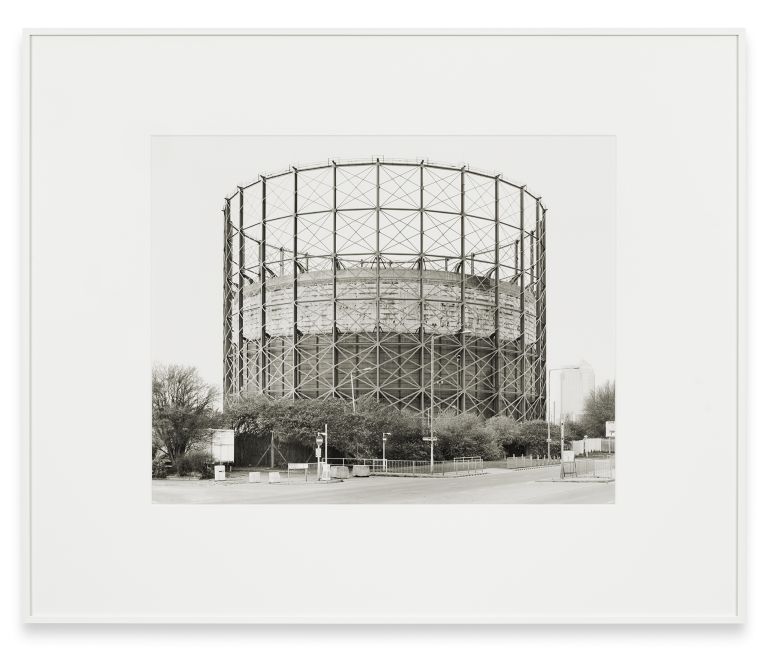 Bernd & Hilla Becher
Gas Tank, North Greenwich, London, UK, 2009
Silver-gelatin print
50 &times; 60 cm | 19 3/4 &times; 23 5/8 inches
75 &times; 91.5 cm | 29 1/2 &times; 36 inches (framed)
Edition of 5