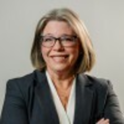 Photo of Shannon Thomas