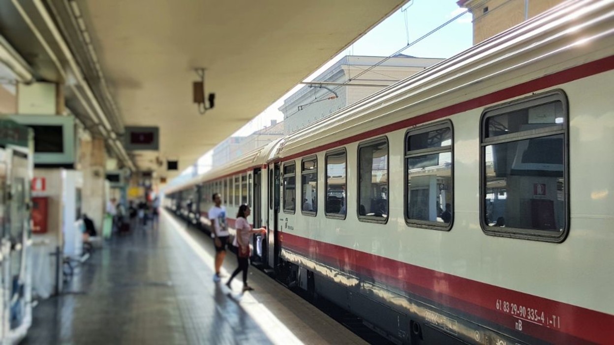 A Frecciabianca train at Bologna Centrale