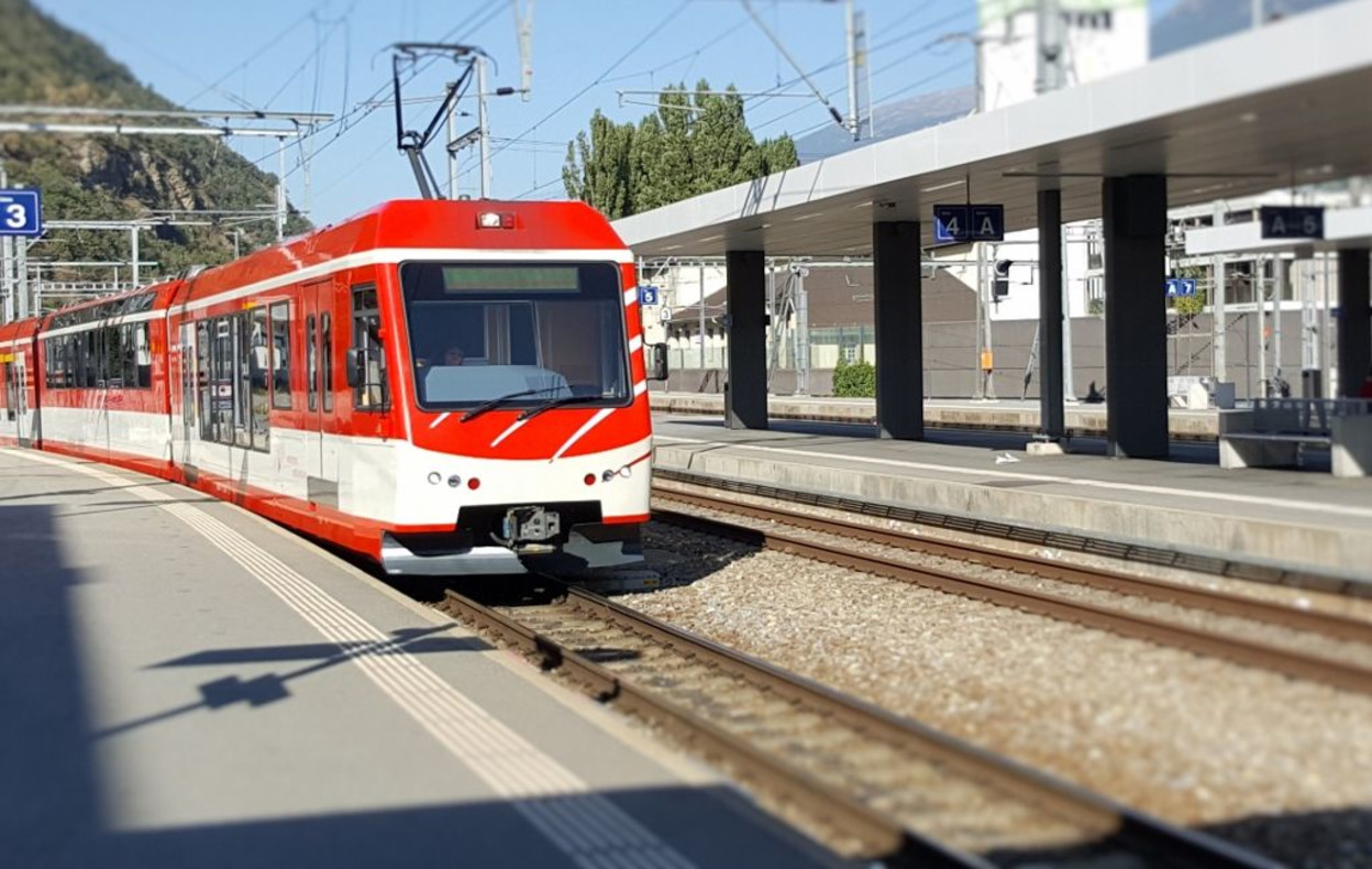 A MGB train arrives in Visp