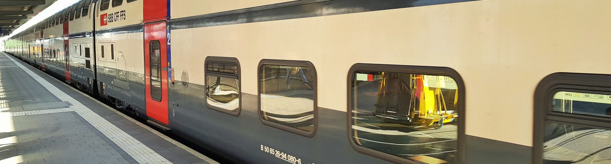 The double deck IC 2000 trains are the most common type of Swiss IC train