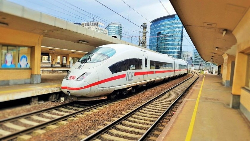 An ICE 3 (406) train on a Bruxelles - Frankfurt service