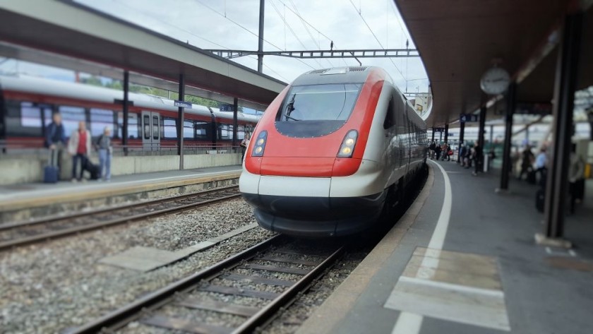 Front view of an ICN train 