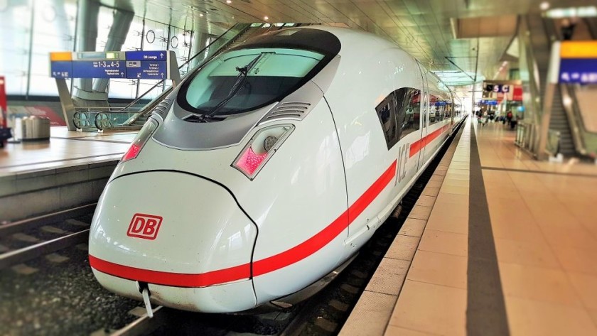 Close up of the front end of an ICE 407 train