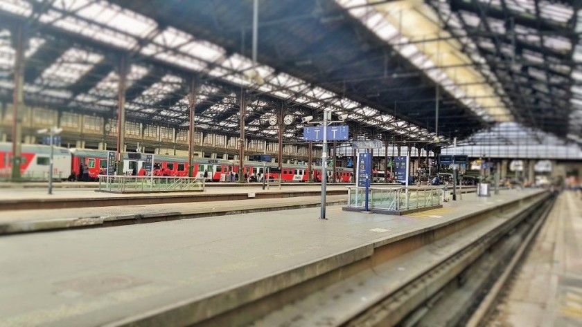 At Gare De Lyon these steps lead down to Hall 3 from voies/platforms A – N