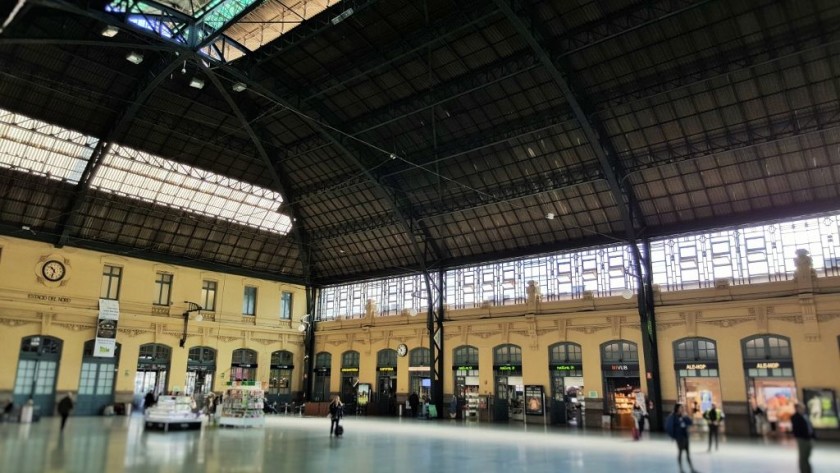 Looking across the stunning concourse at Valencia Nord