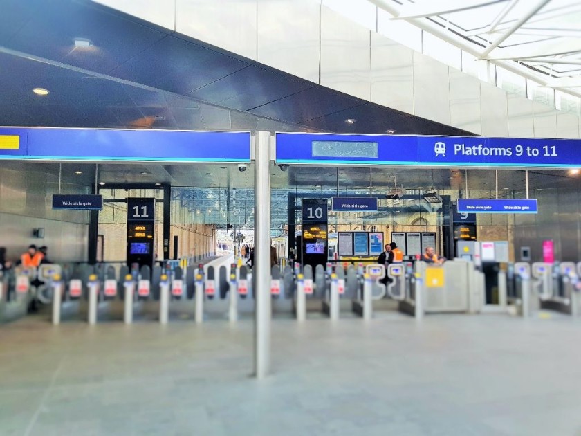 The access to platforms (tracks) 9 - 11