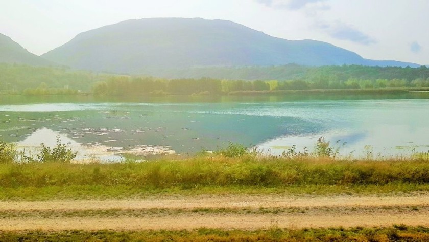 The River Rhone is on the right between Bellegarde and Geneva