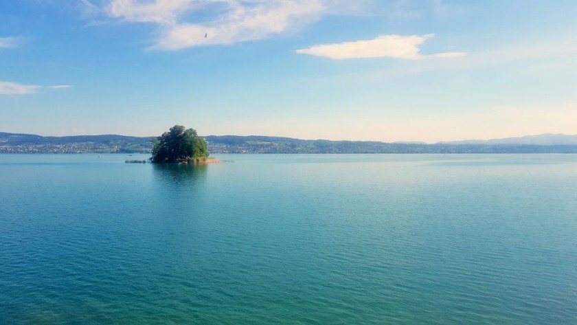 The lake will be on the left of the train for around 20 minutes