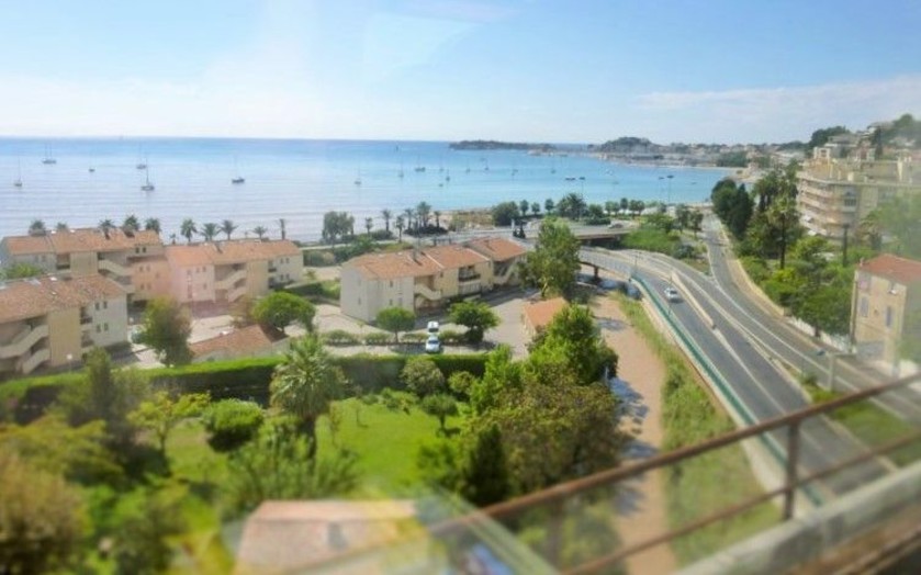 The sea views as the train nears Toulon