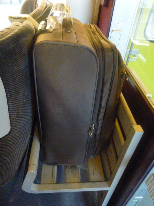 This medium size bag fitted a luggage rack