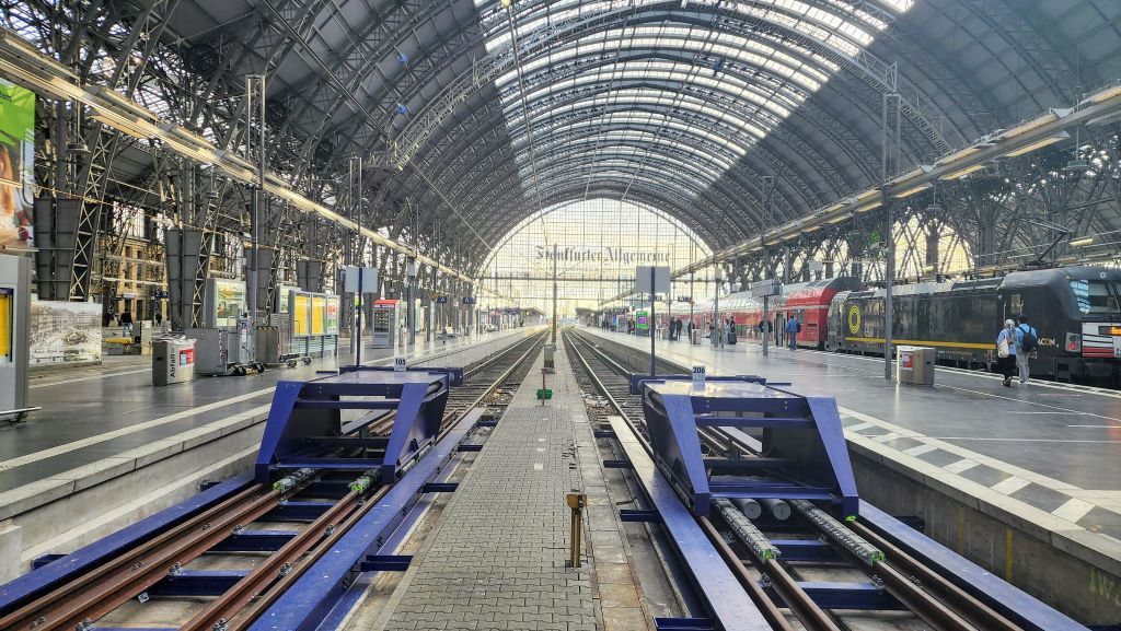 Train From London To Frankfurt Am Main showmethejourney.com