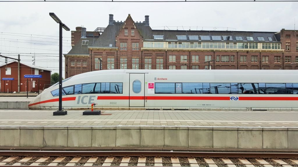 Using rail passes on international ICE trains