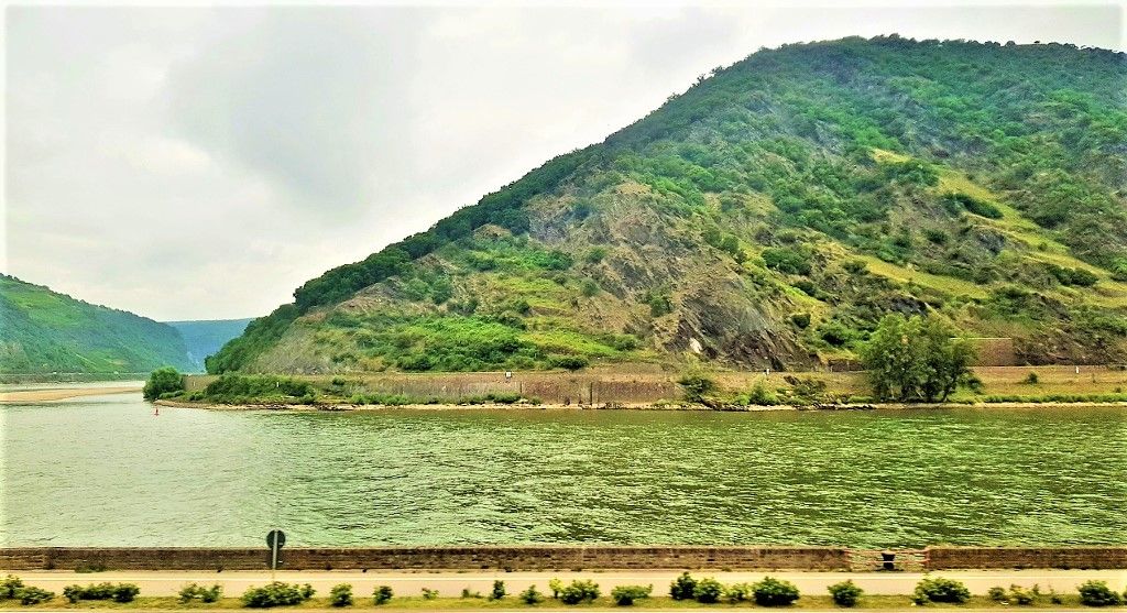 The stunning train journey between Koblenz and Bingen