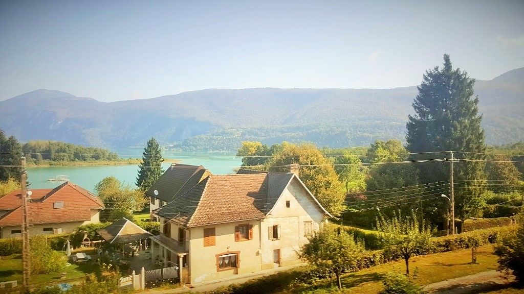 On the train from Paris to Turin