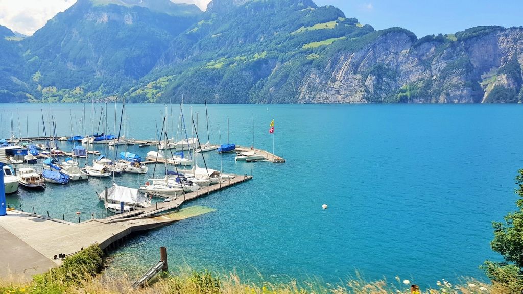 A beautiful glimpse of Lake Lucerne from a Milan to Zurich EC train