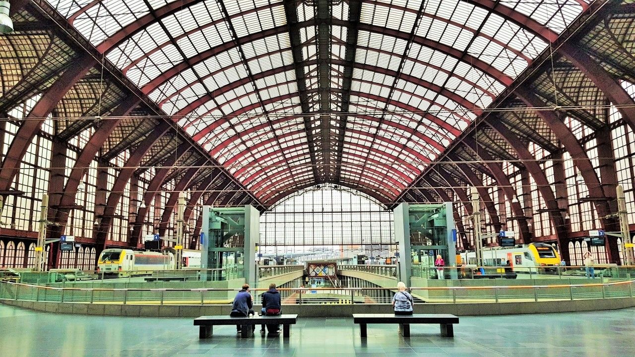 The upper level at Antwerp Central where the trains to Liege and Gent usually depart from
