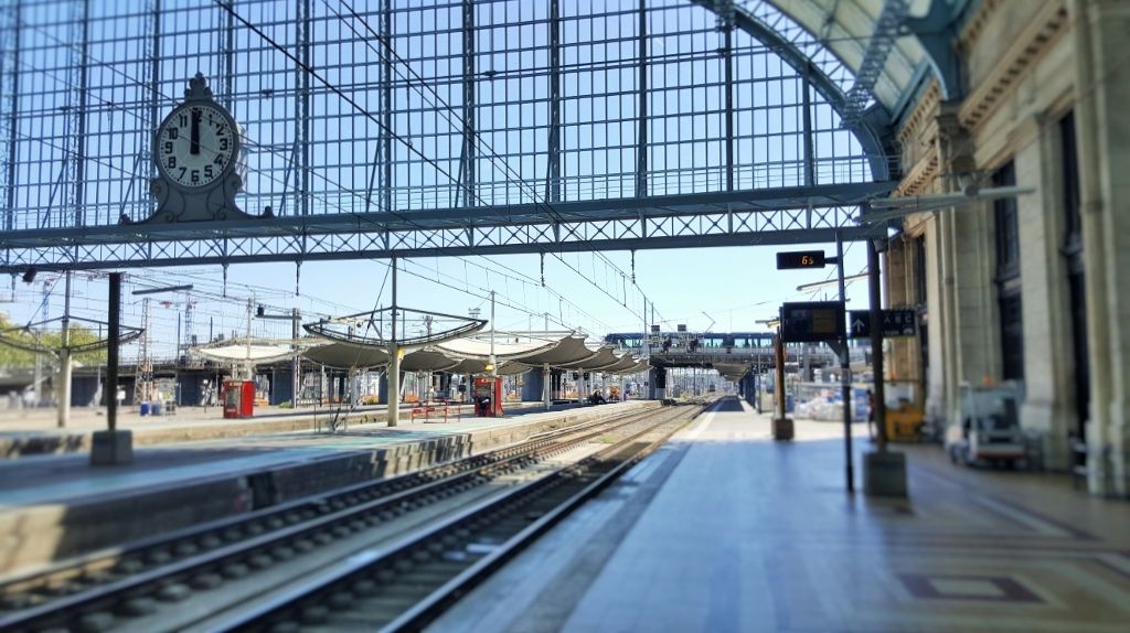 Looking south from Bordeaux St Jean station