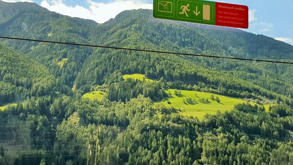 Taking the train from Austria to Italy