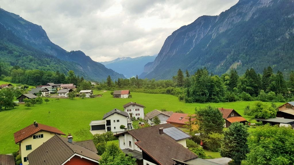 By train from Austria to Switzerland